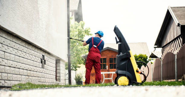 Best Pool Deck Cleaning  in Moorhead, MN